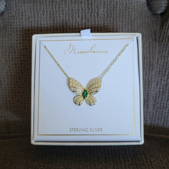 ✨️HP✨️ Mia Sarine Stationary Butterfly🦋 Necklace - Picture 10 of 16